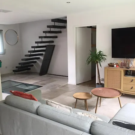 Contemporaine 20min De La Villa